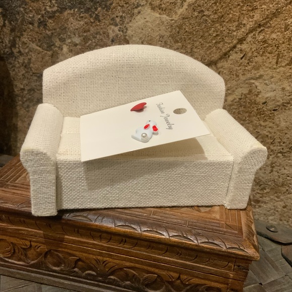 Heart Bunny Pearl Stud Earrings - Picture 4 of 8